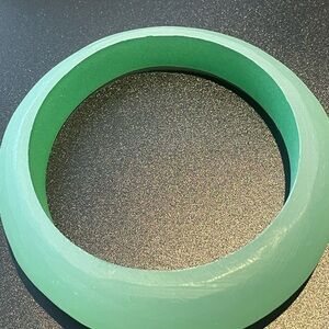 Cookie Lee sculpted Green bangle